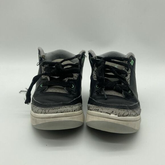 Size 1Y Nike Boys Air Jordan 3 Retro DM0966-031 Black Basketball Shoes Sneakers - Picture 2 of 10
